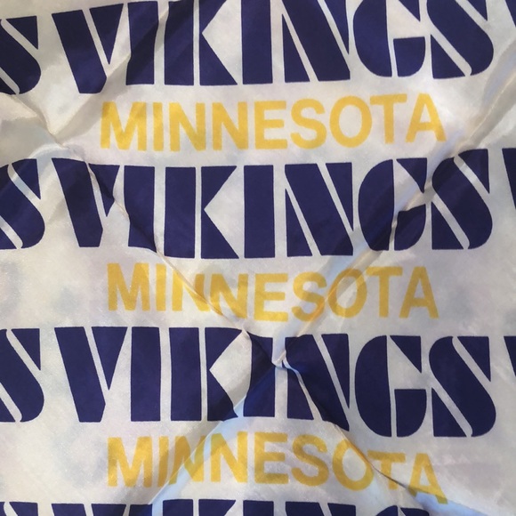 Sport scarves - Picture 4 of 5